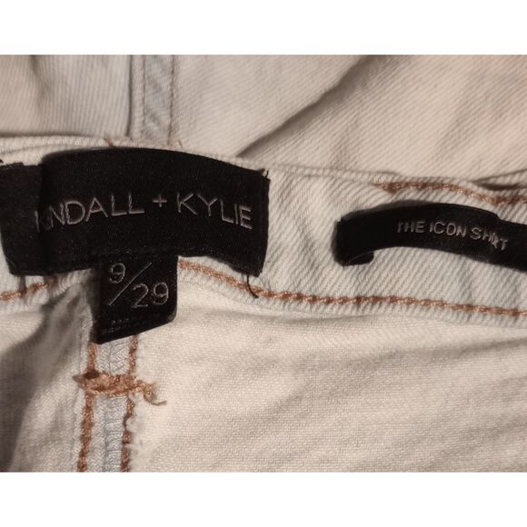 Kendall & Kylie Junior's Size 9 "The Icon Short" - Picture 5 of 7